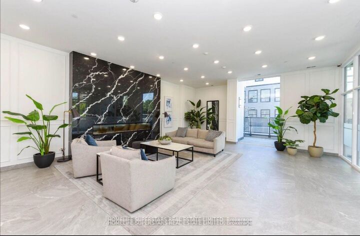 Property Photo: 71 Wyndham Street S 403 ON N1E 5R3