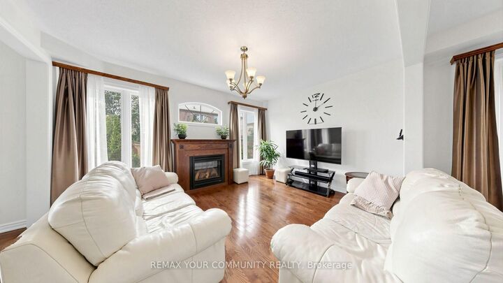 Property Photo:  6 Homerton Avenue  ON L4E 0V9 