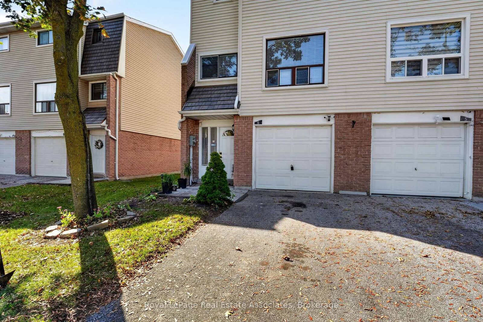 Property Photo:  6 Ellerslie Road  ON L6T 4C2 