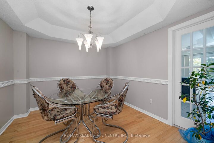 Property Photo:  39 Killaloe Crescent  ON L7G 5N2 