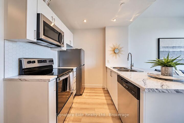 Property Photo:  2382 Kingston Road 603  ON M1N 0C5 