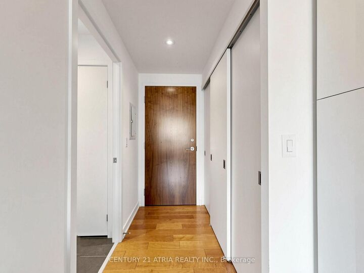 Property Photo: 3 Market Street 410 ON M4E 0A3