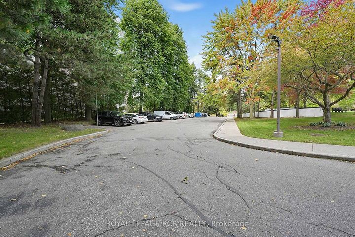 Property Photo:  5 Weldrick Road W 507  ON L4C 8S9 