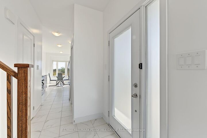 Property Photo:  11 Turnberry Lane  ON L9J 0M8 