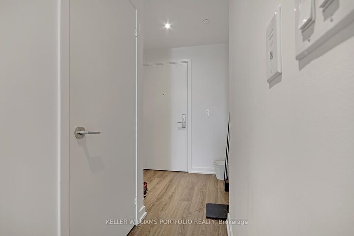 Property Photo:  20 Edward Street 618  ON M5G 0C5 