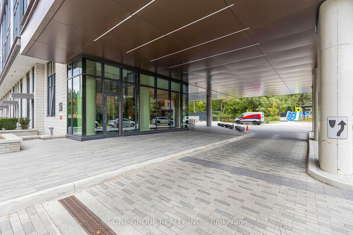 Property Photo:  250 Lawrence Avenue W 309  ON M5M 1B1 