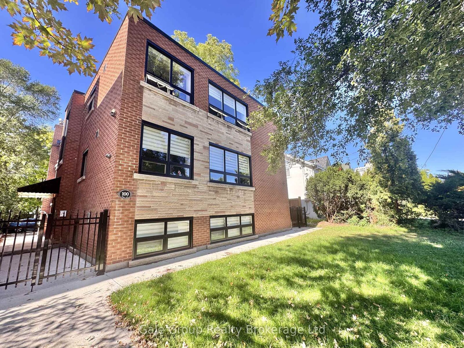 Property Photo:  100 West Avenue S Unit 2  ON L8N 2S3 