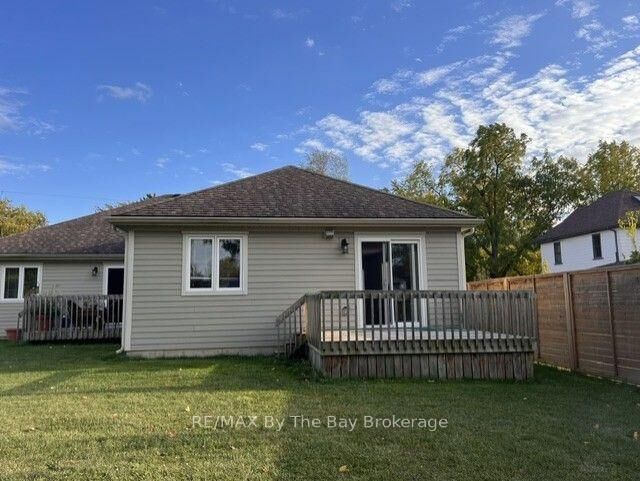 Property Photo:  22 Edward Street W Unit A  ON L0M 1G0 