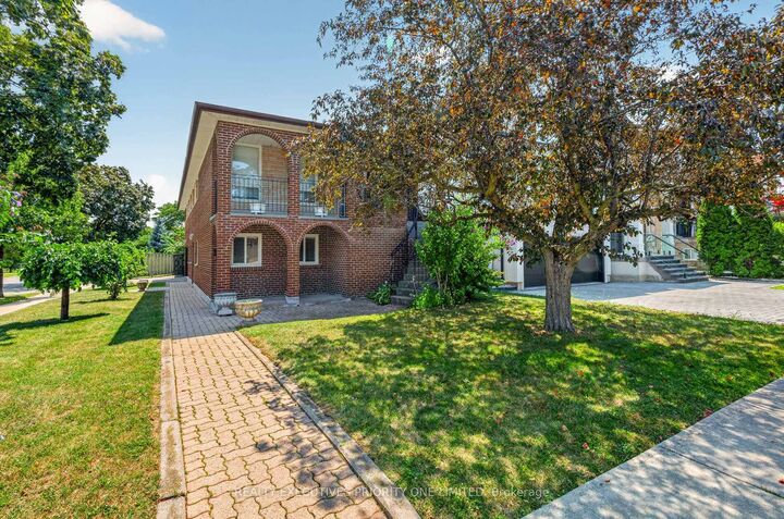 Property Photo:  355 Glen Park Avenue  ON M6B 2E6 