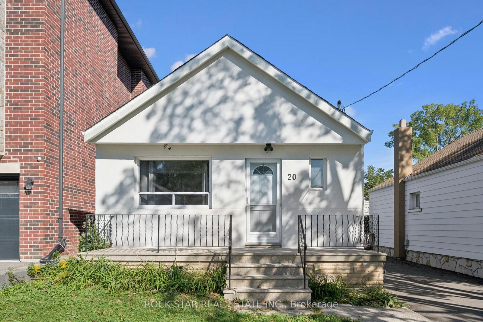 Property Photo:  20 Braeburn Avenue  ON M9P 2J3 