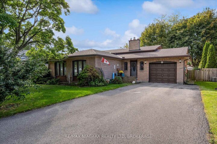 Property Photo: 107 Glenayr Place ON L3C 3M6