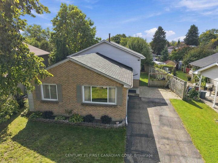 Property Photo:  17 Archer Crescent  ON N6E 2A4 