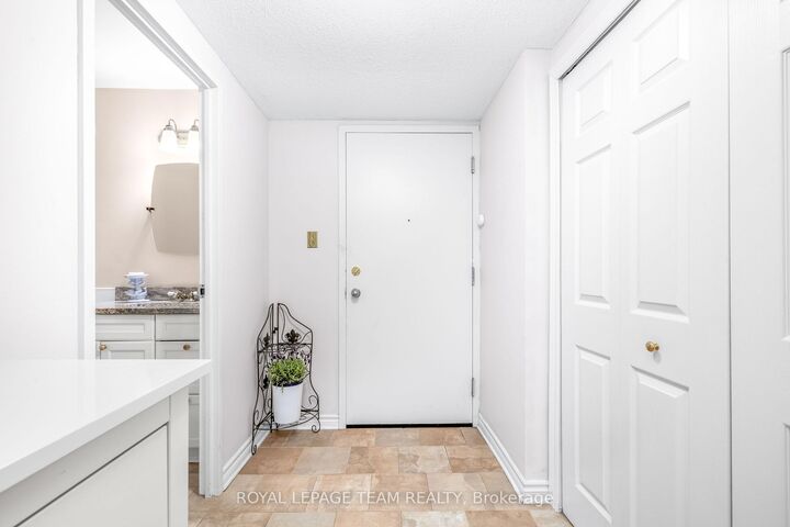 Property Photo:  960 Teron Road S 102  ON K2K 2B6 