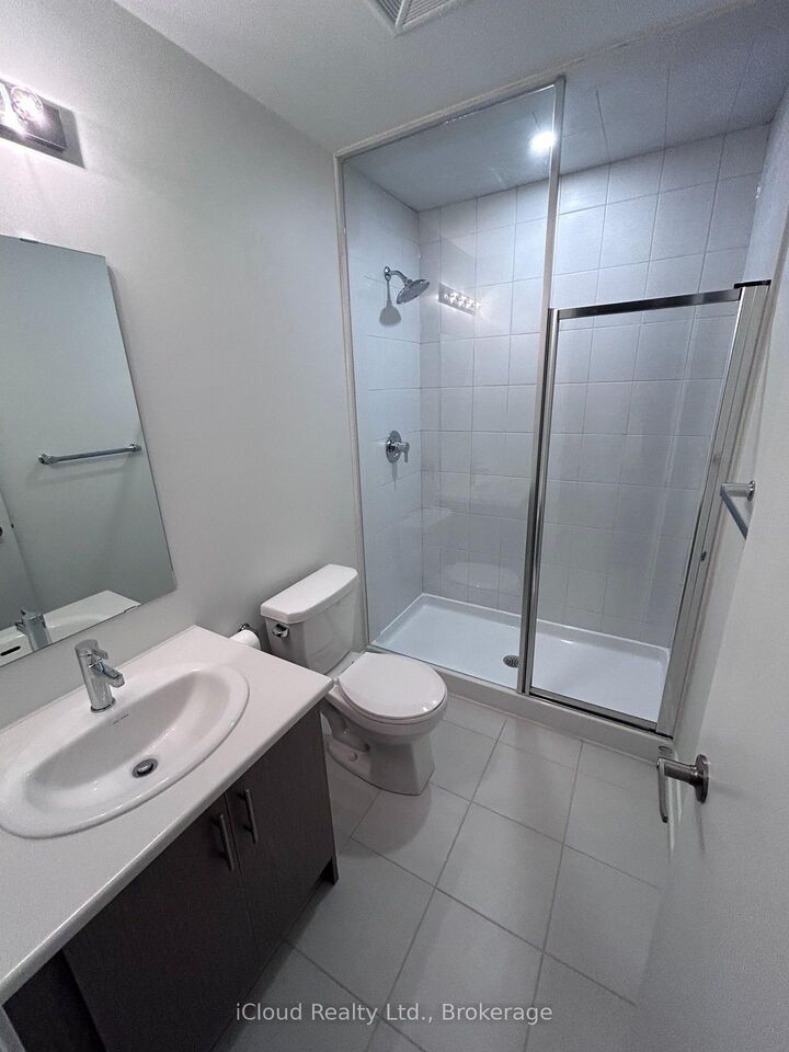 Property Photo:  3415 Ridgeway Drive 4  ON L5L 0B9 