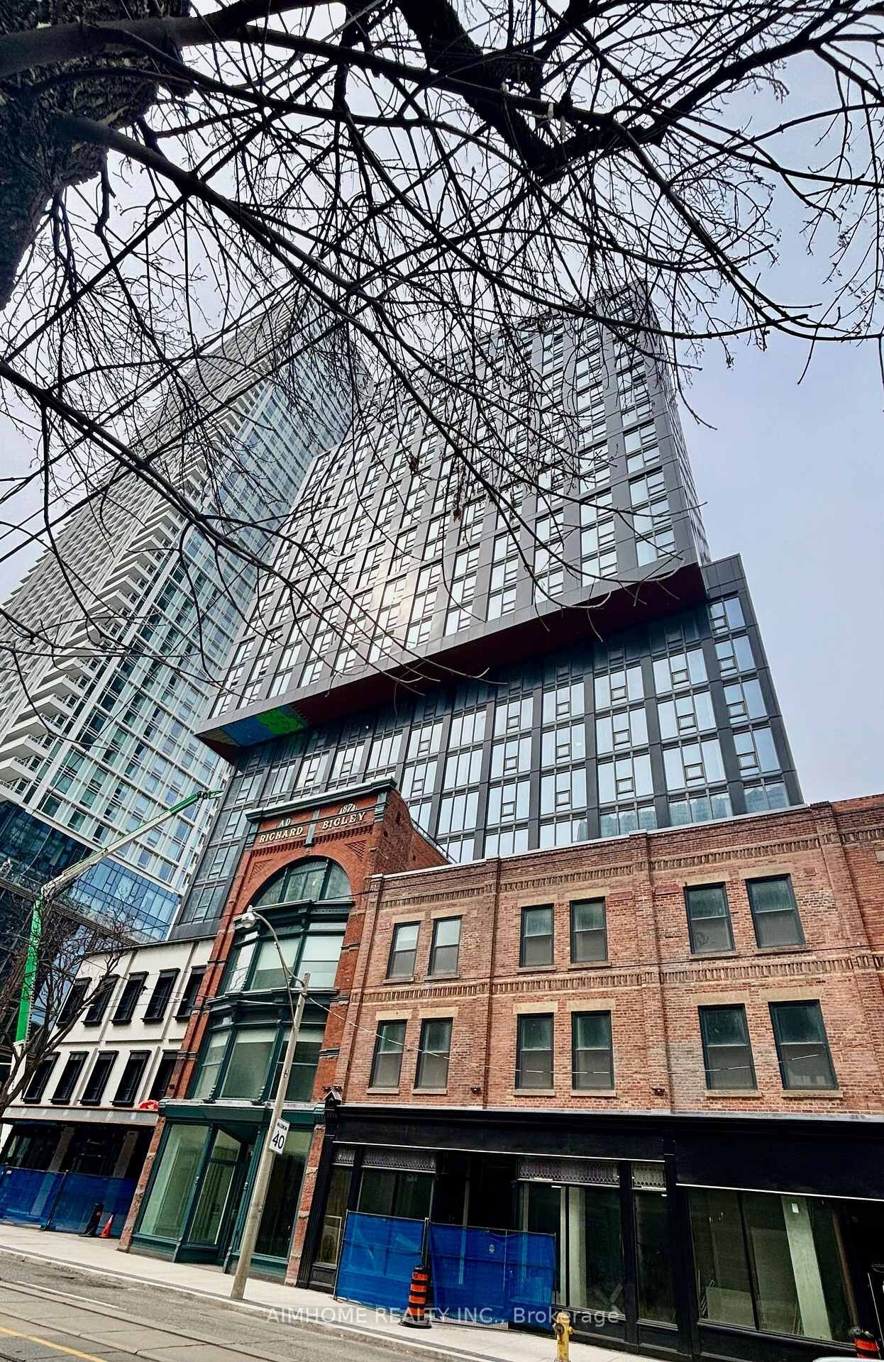 Property Photo:  100 Queen Street E 3011  ON M5C 0B5 