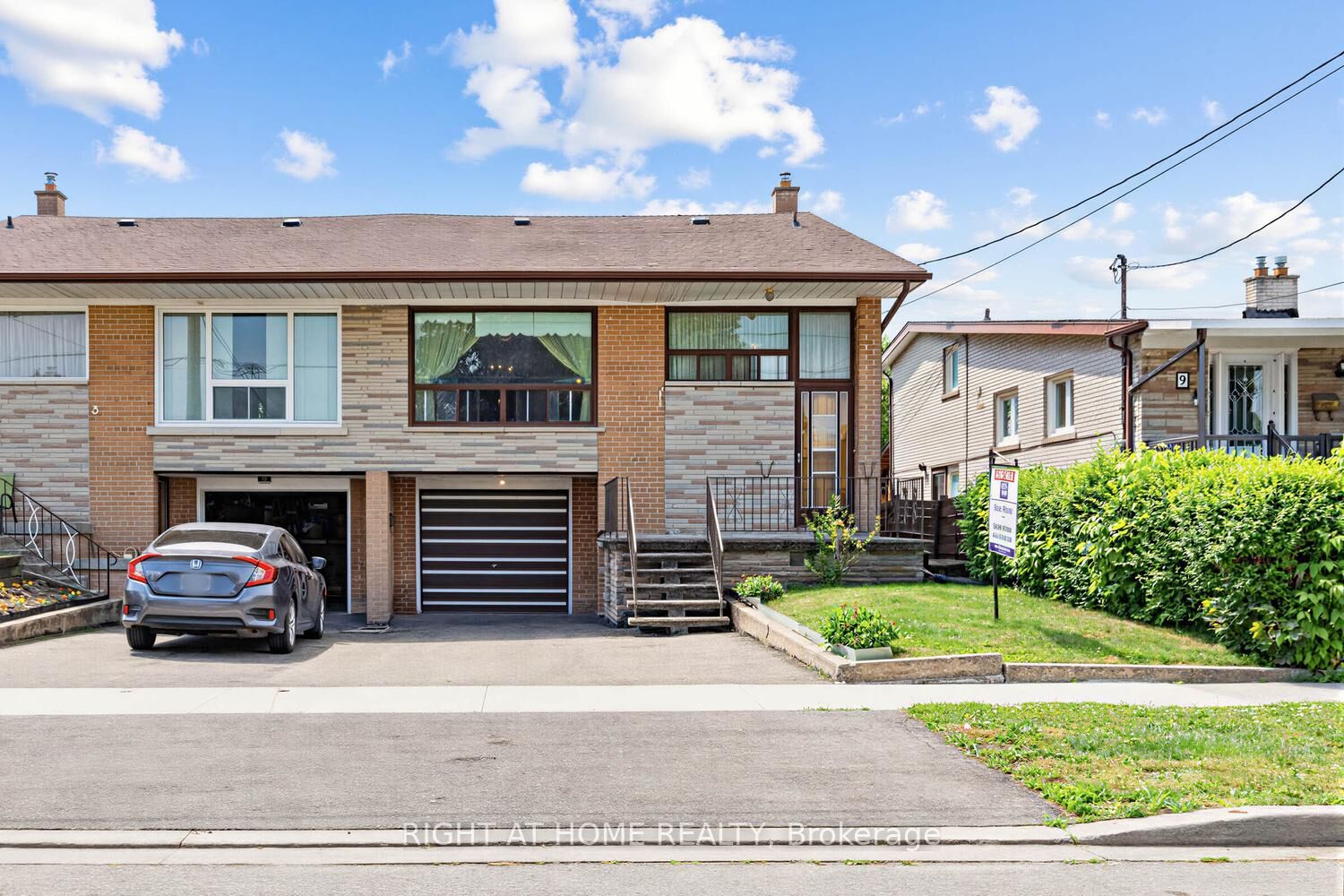 Property Photo:  7 Daystrom Drive  ON M9M 2A8 