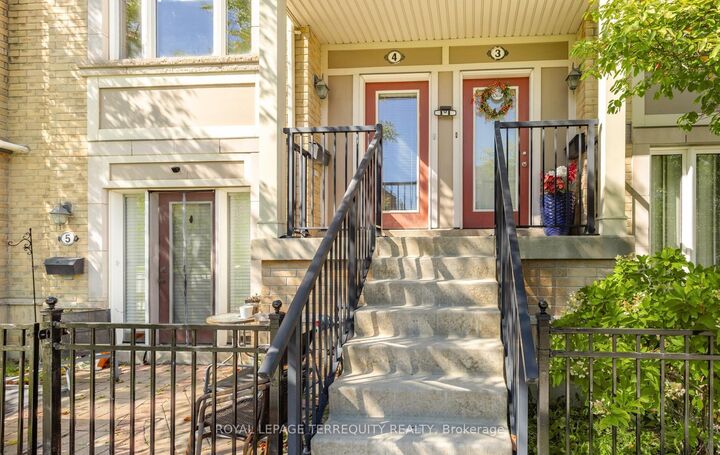 Property Photo:  3025 Destination Drive 4  ON L5M 0P3 