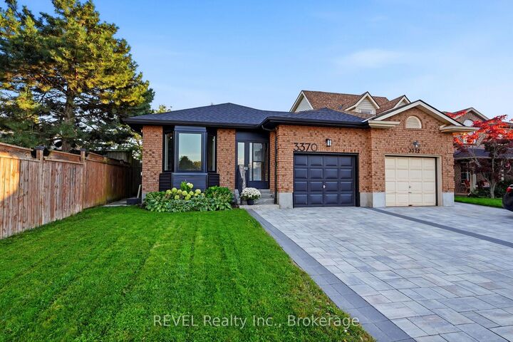 Property Photo:  3370 Cardinal Drive  ON L2H 3A6 