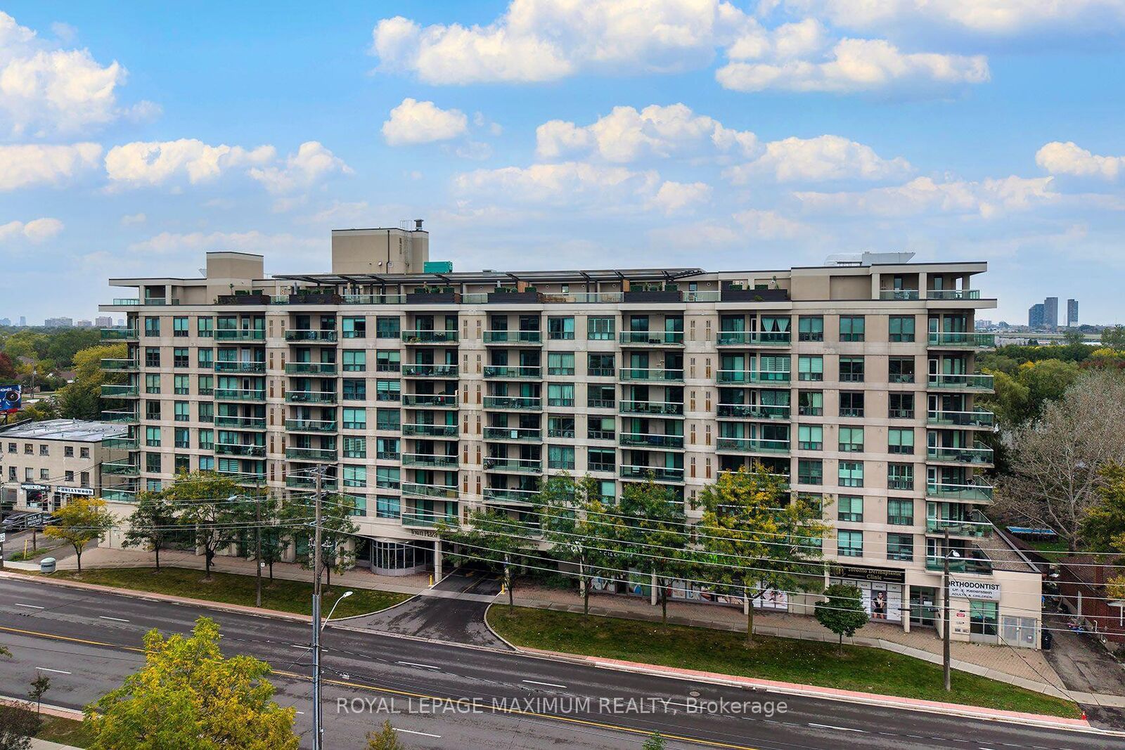Property Photo:  935 Sheppard Avenue W 505  ON M3H 2T7 
