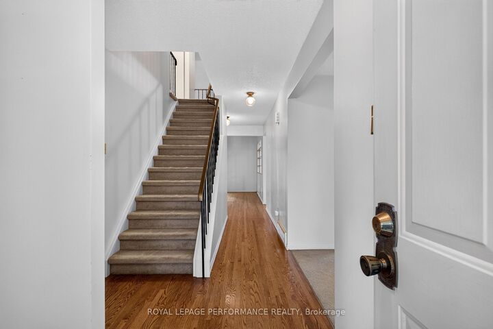 Property Photo:  6198 Voyageur Drive  ON K1C 2W3 