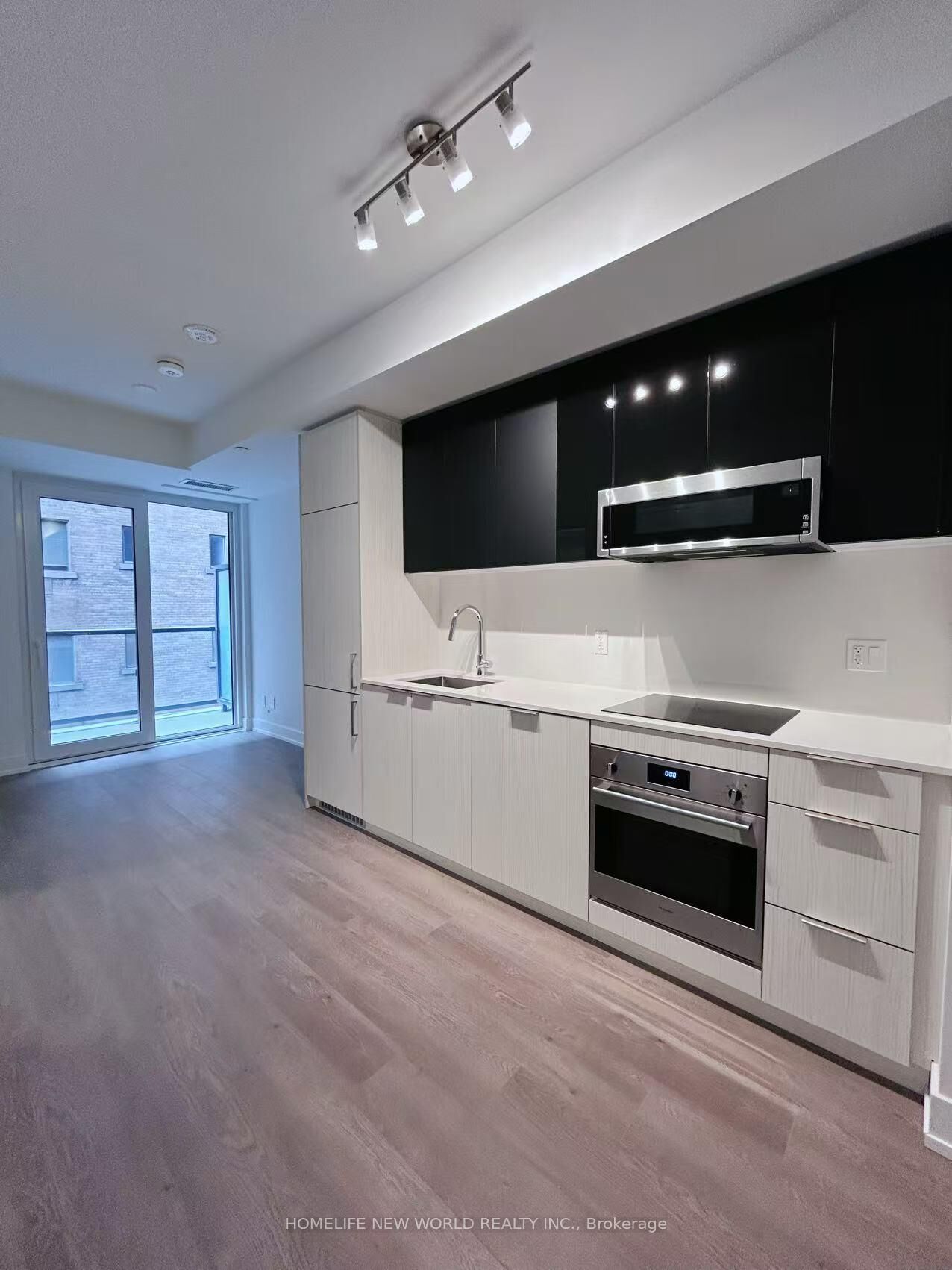 Property Photo: 308 Jarvis Street 617 ON M5B 0E3