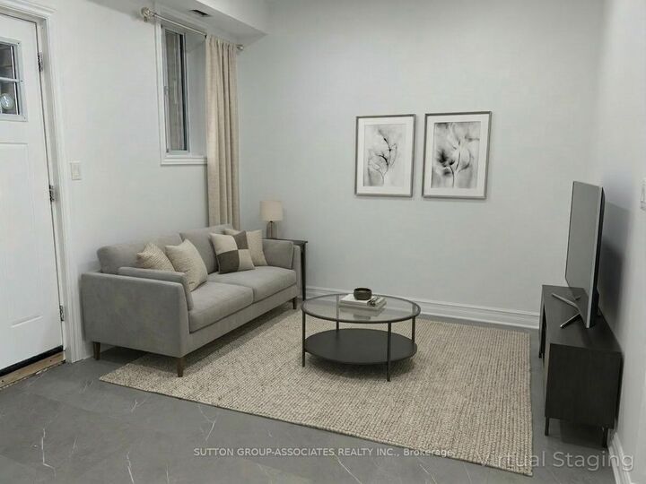 Property Photo:  792 College Street 2nd Flr  ON M6G 1C5 