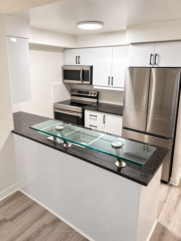 Property Photo:  70 High Park Avenue 1406  ON M6P 1A1 