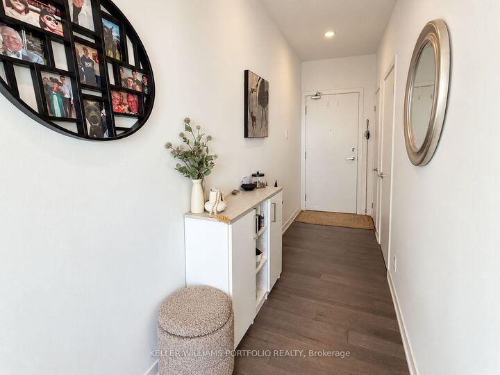 Property Photo:  1830 Bloor Street W 1205  ON M6P 0A2 