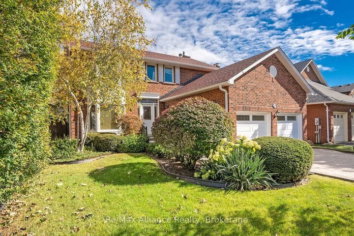 Property Photo:  2151 Pineview Drive  ON L6H 5M3 