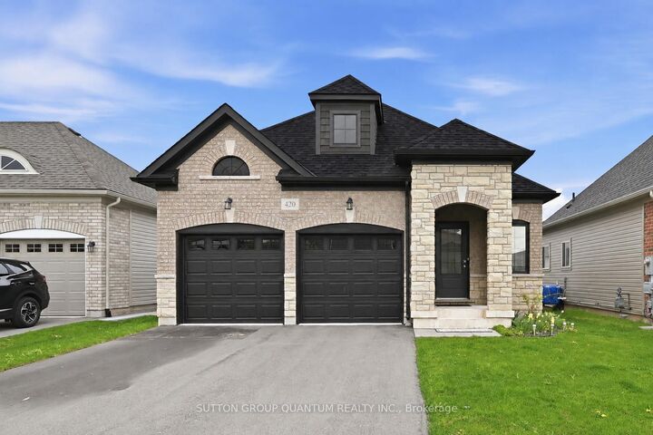 Property Photo:  420 Williams Crescent  ON L2A 0E9 