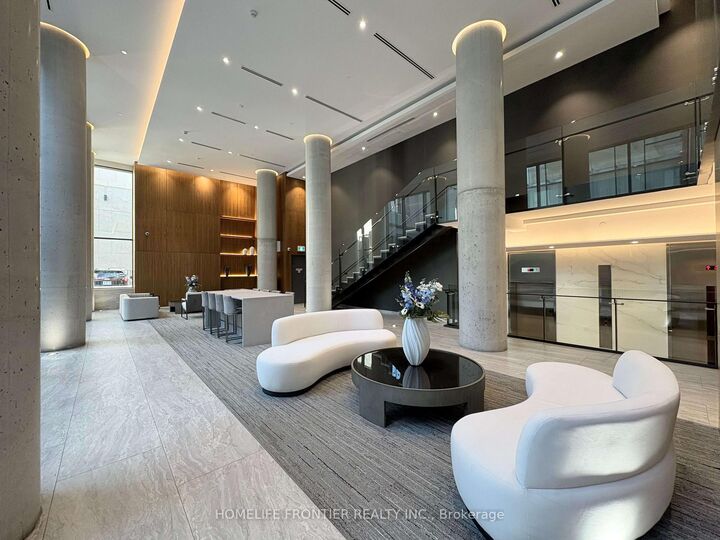 Property Photo:  99 Foxbar Road 1805  ON M4V 0B2 