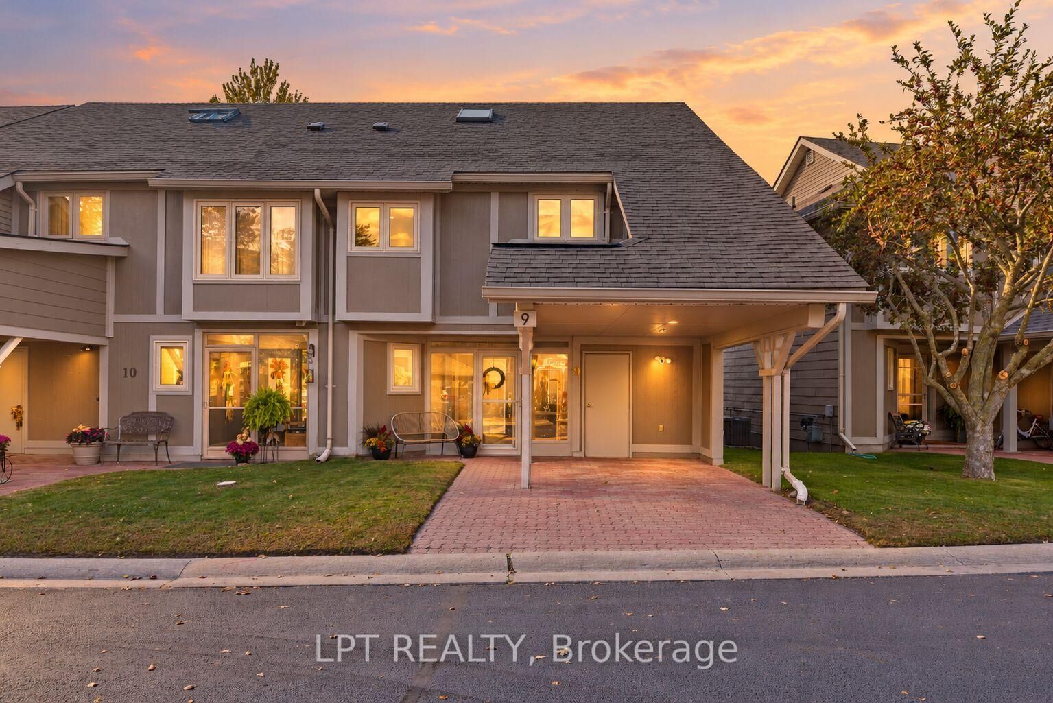 Property Photo:  9 Davy Point Circle  ON L4P 3H2 