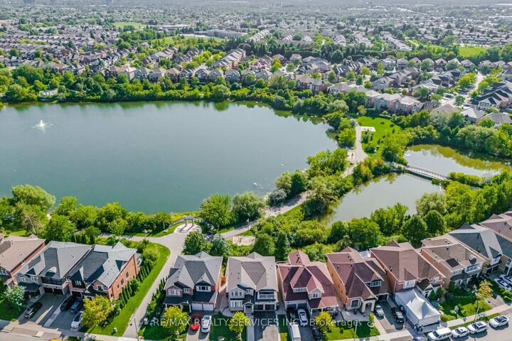 Property Photo: 68 Southlake Boulevard ON L6V 4P1