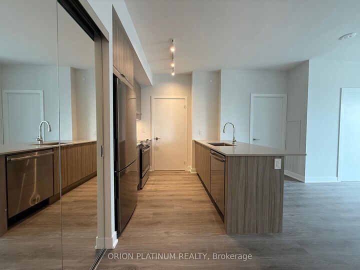 Property Photo:  430 Square One Drive 1201  ON L5B 0L6 