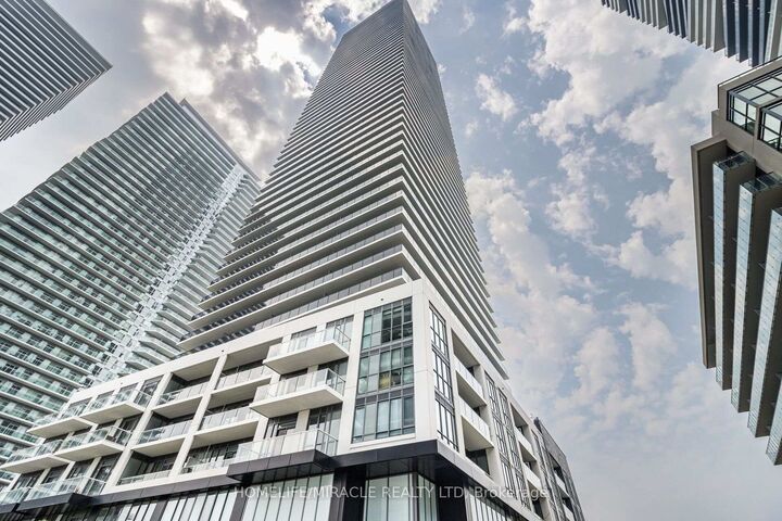 Property Photo:  70 Annie Craig Drive 1001  ON M8V 0G2 