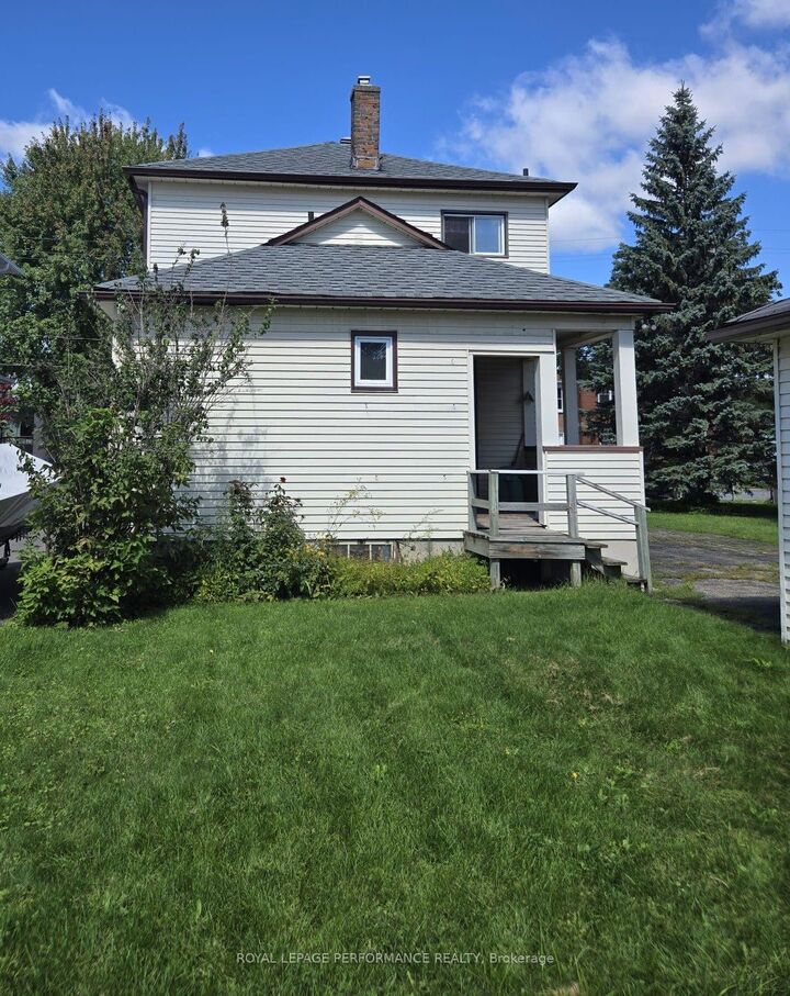 Property Photo:  436 Fourth Street E  ON K6H 2J6 