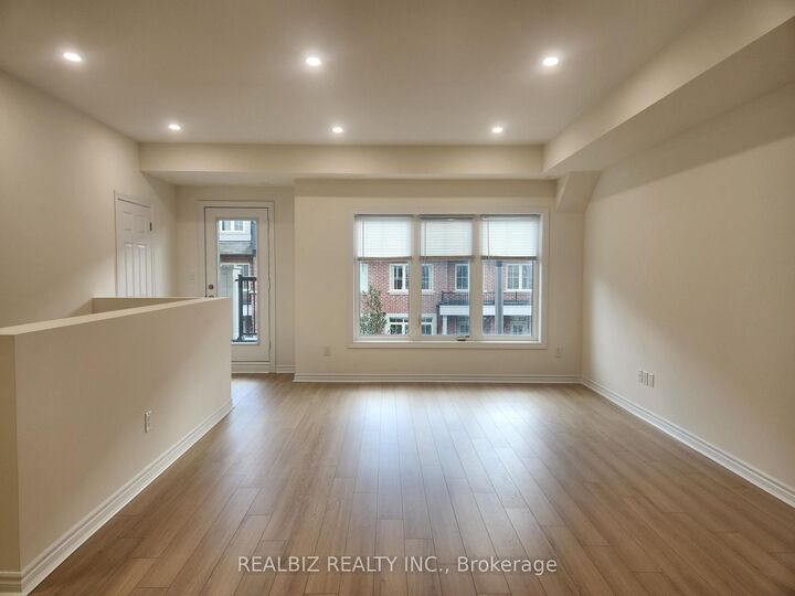 Property Photo: 15 Eaton Park Lane 27 ON M1W 0A5