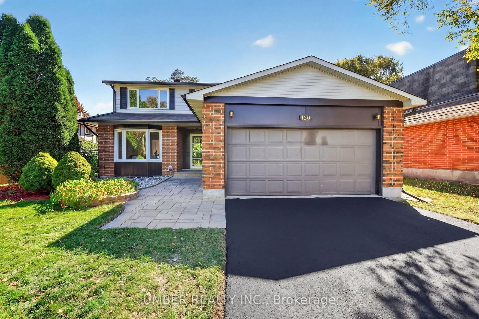 Property Photo:  120 Hawk Crescent  ON K1V 9G7 