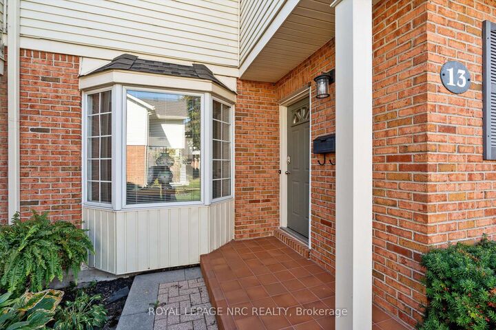 Property Photo:  275 Pelham Road 13  ON L2S 3B9 