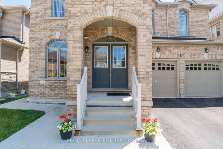 Property Photo:  7 Wellpark Way  ON L6P 3Z6 