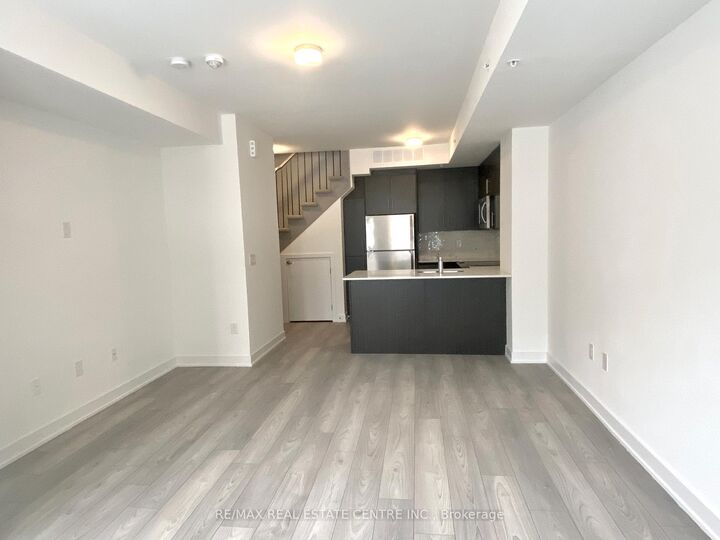 Property Photo:  3483 Widdicombe Way 5  ON L5L 0B8 