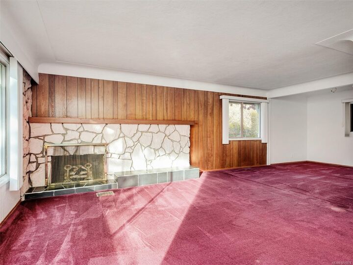 Property Photo: 1614 Richardson St BC V8S 1R4