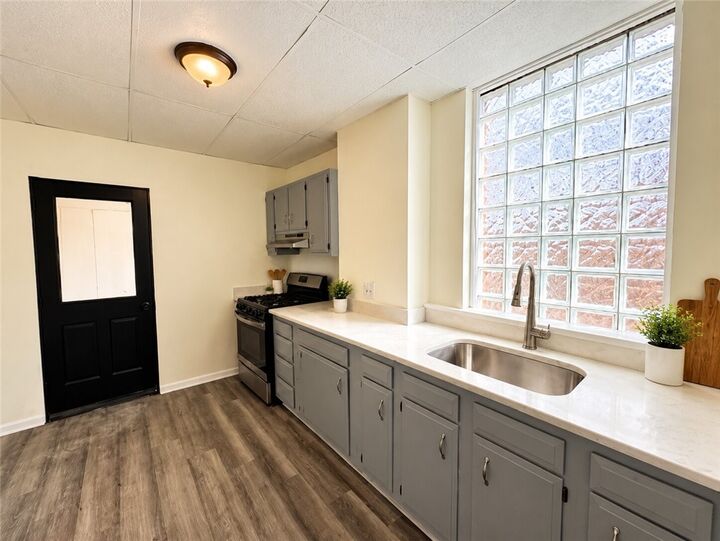 Property Photo: 2406 Wurzell Avenue PA 15214