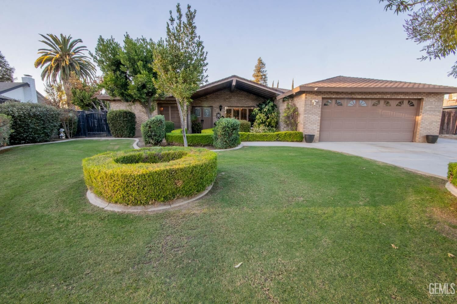 Property Photo: 6904 Quailwood Drive CA 93309