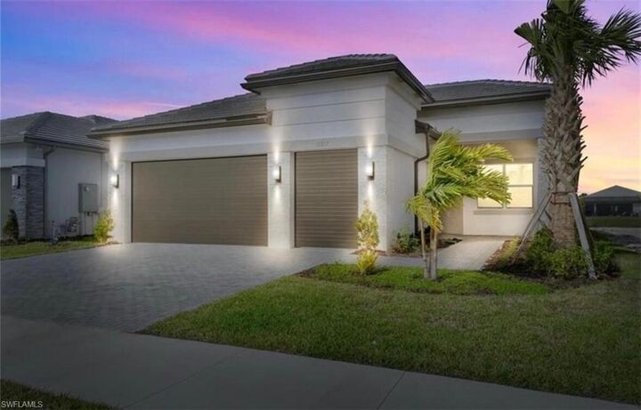 Property Photo:  11817 Drake Ln  FL 34120 