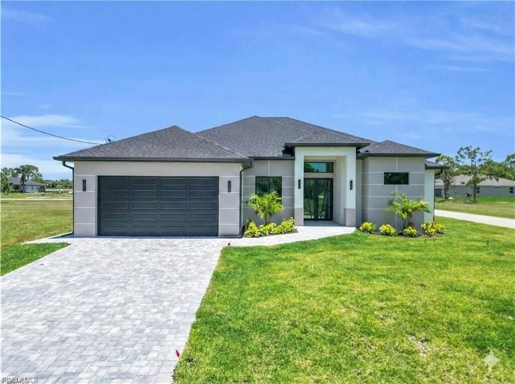 Property Photo:  4317 NE 9th Ct  FL 33909 