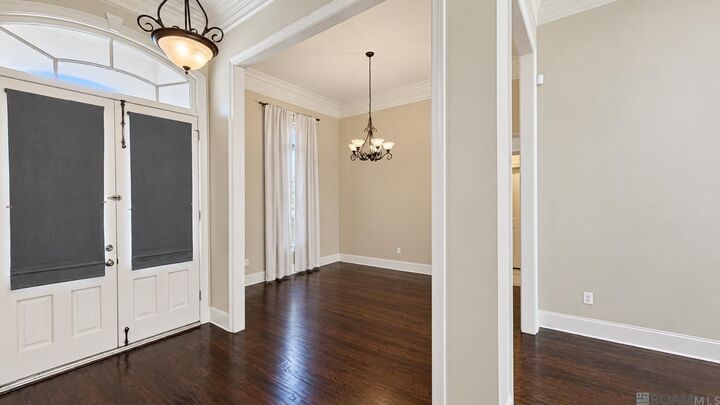 Property Photo: 8910 Glenfield Dr LA 70809