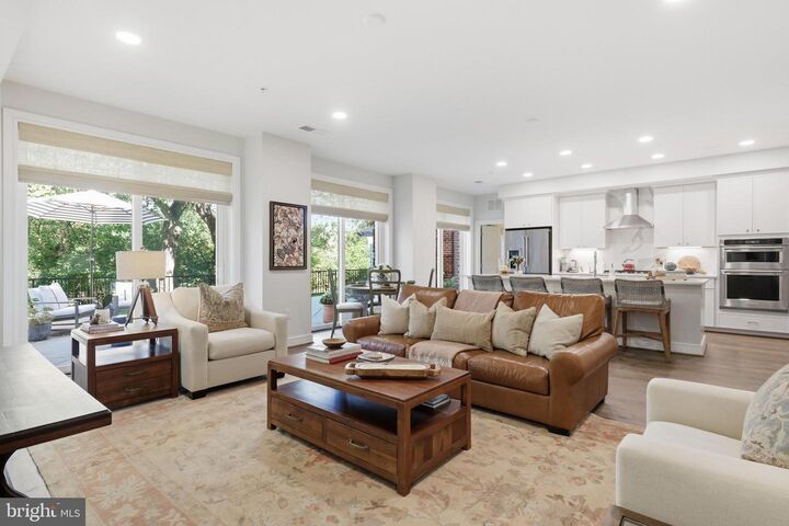 Property Photo: 625 Slaters Lane G-03 VA 22314