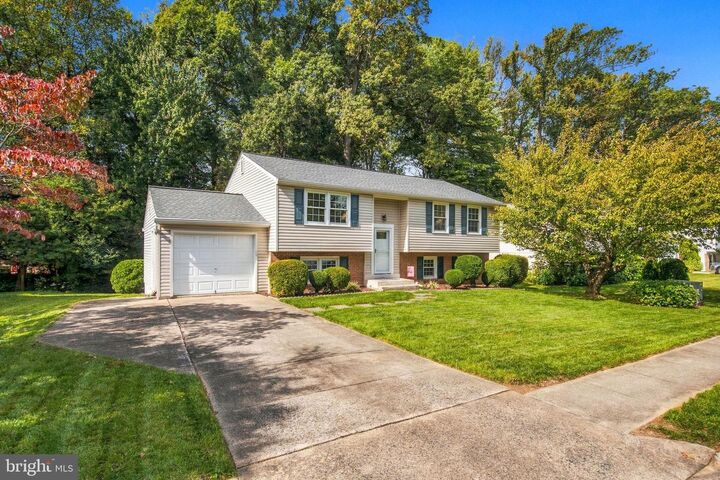 Property Photo: 5038 Kenerson Drive VA 22032