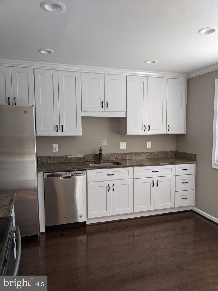 Property Photo:  5821 Jacksons Oak Court  VA 22015 